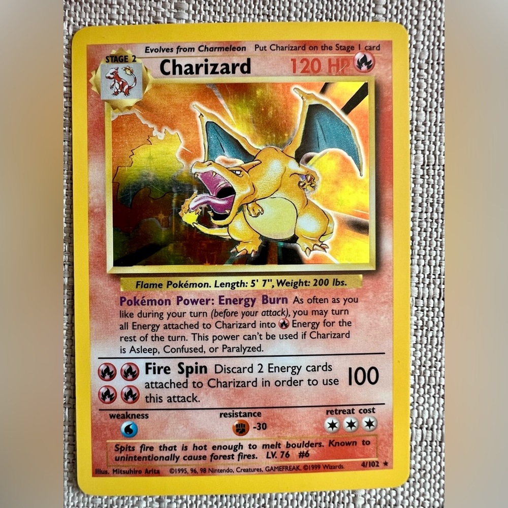 Charizard Pokémon Card - collectable